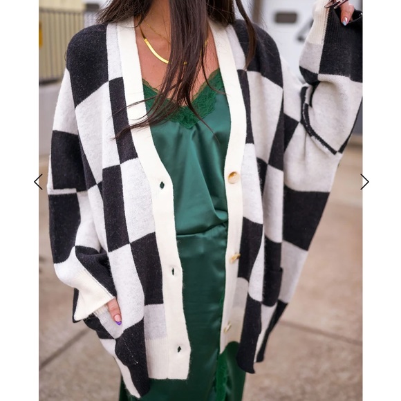 PRICE FIRM • LALA ORIGINAL DESIGN: Love You Oversized Checkerboard Cardi - Picture 3 of 15